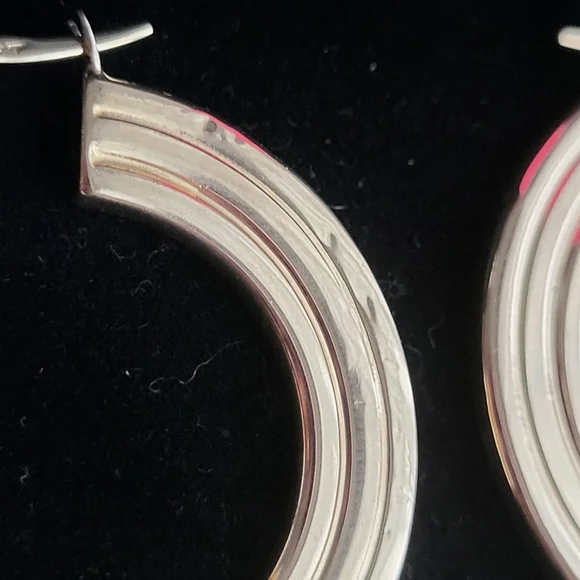 Gorgeous 10k thick earrings - Picture 6 of 10